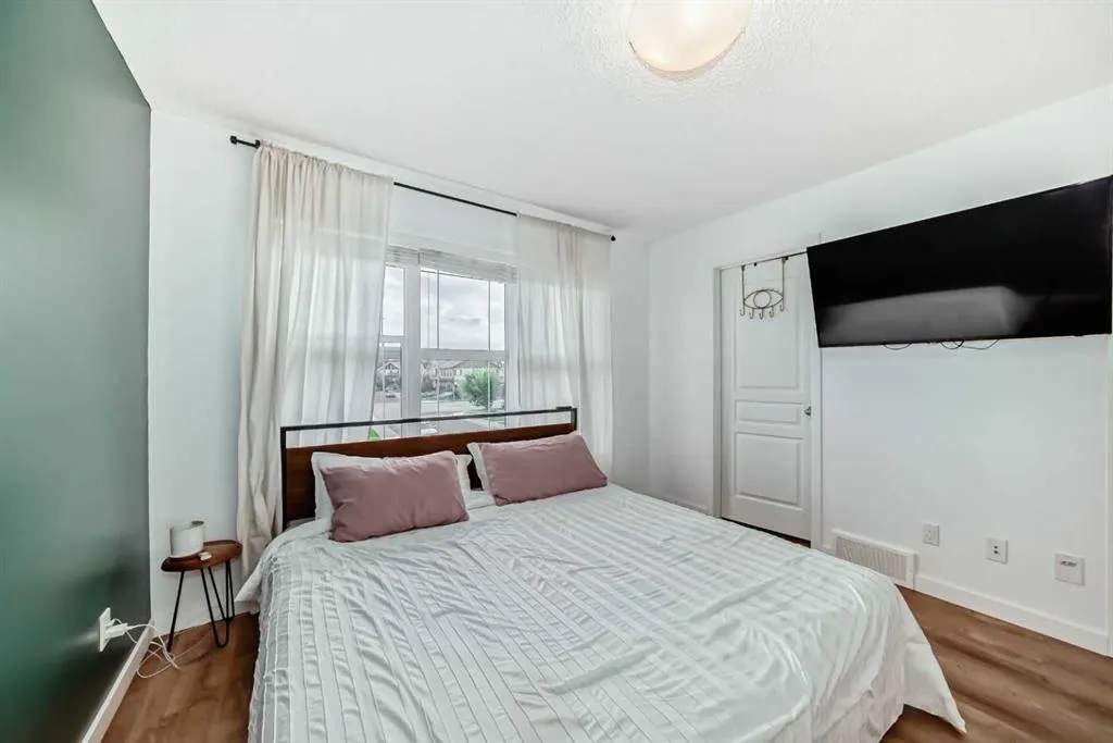43 Masters Square SE