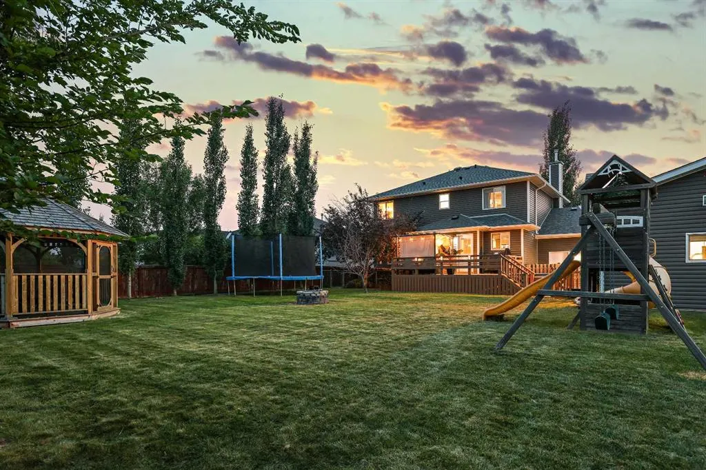 4 Lloyd Crescent NE