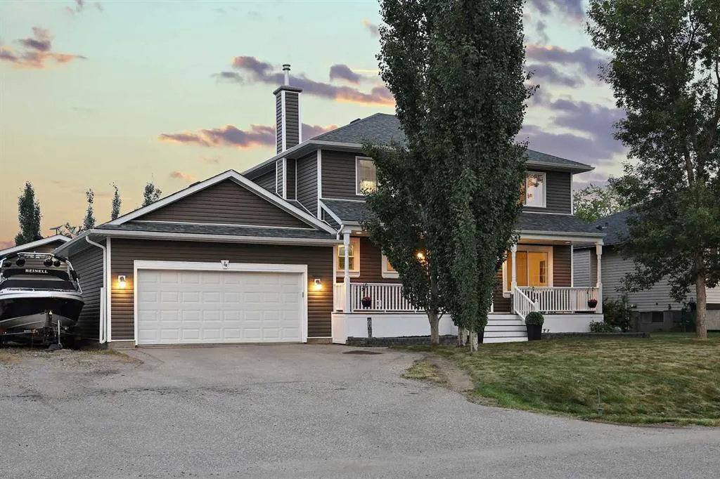 4 Lloyd Crescent NE