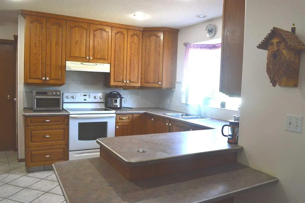 94 Lund Close