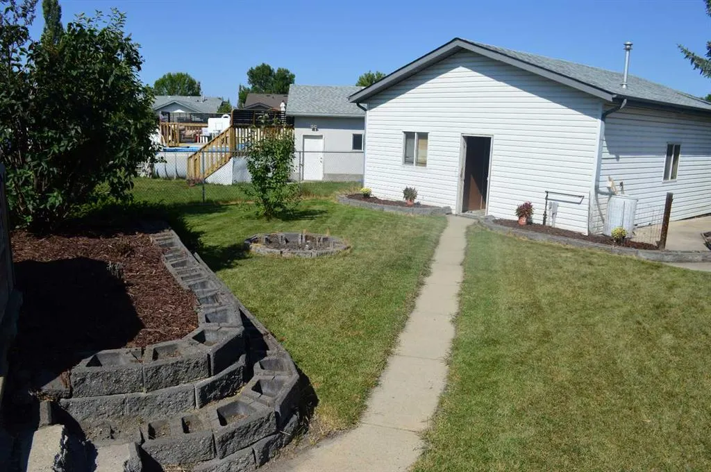 94 Lund Close
