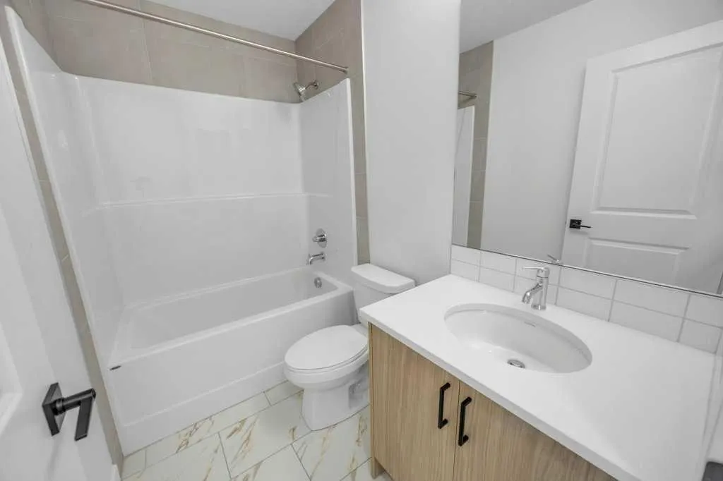 42 Homestead Common NE