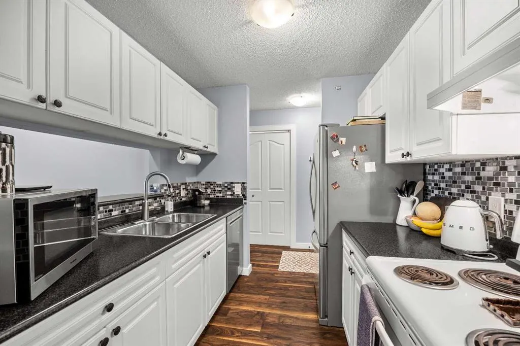 20 Harvest Rose Park NE, #3312