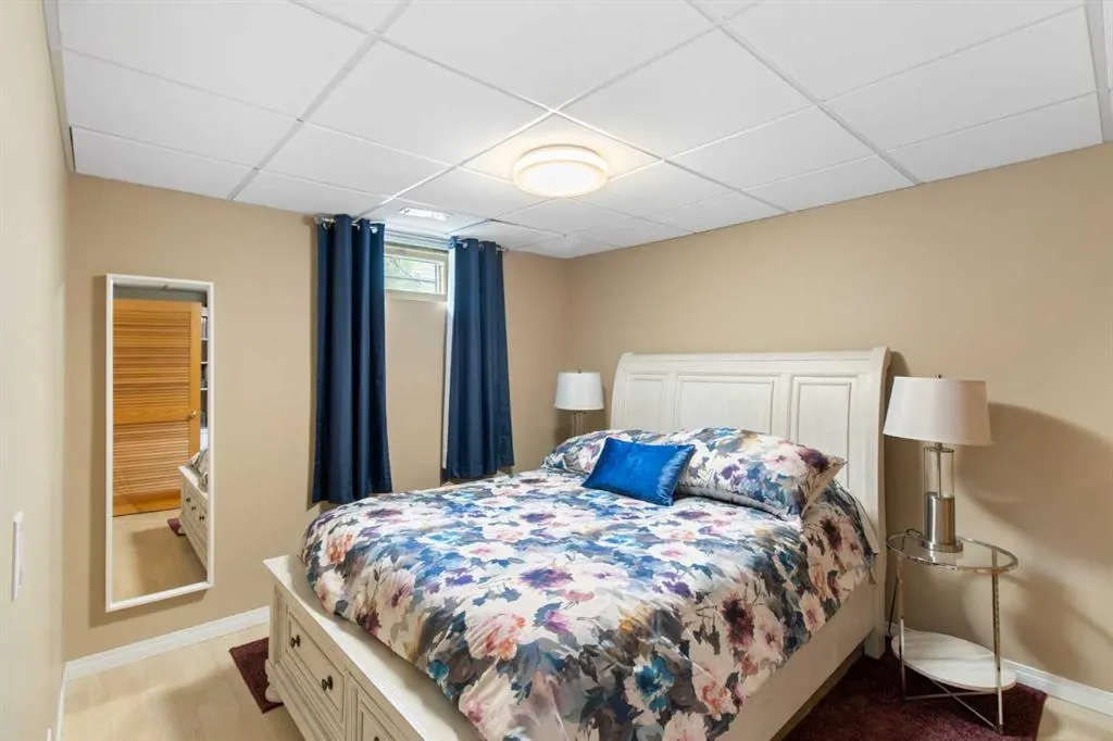 39 Woodgreen Drive SW