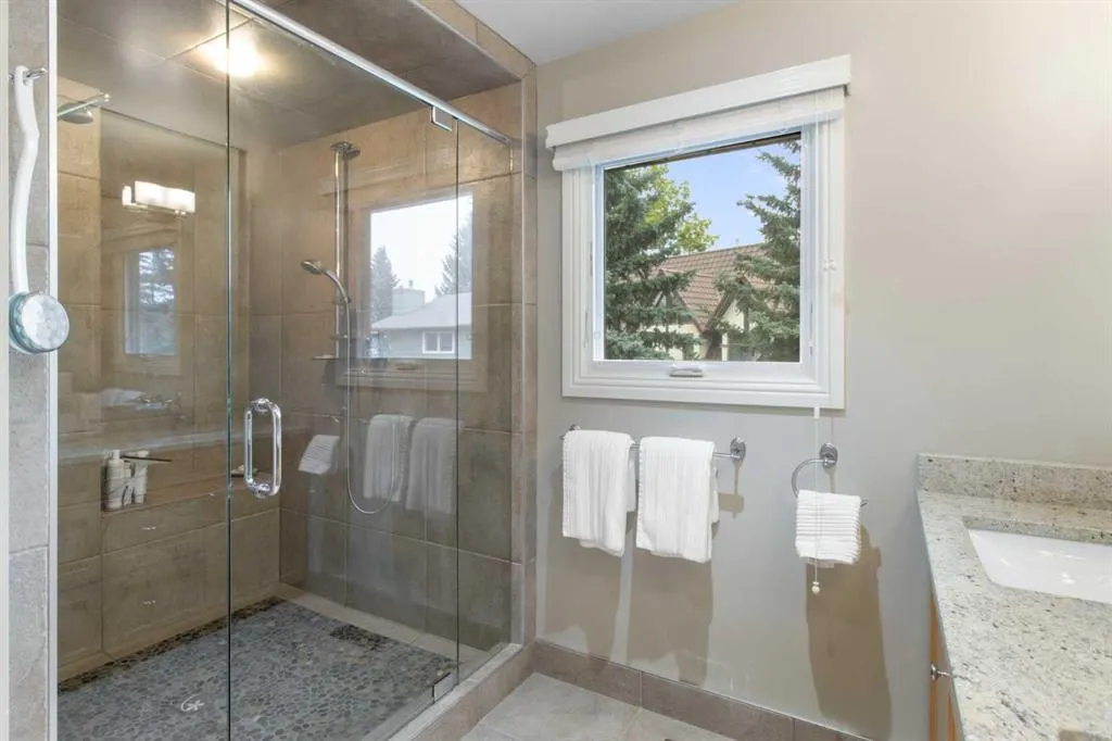 39 Woodgreen Drive SW