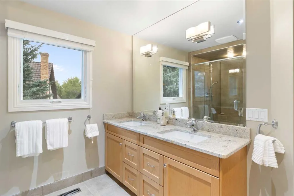 39 Woodgreen Drive SW