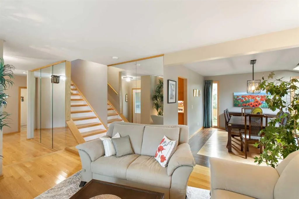 39 Woodgreen Drive SW