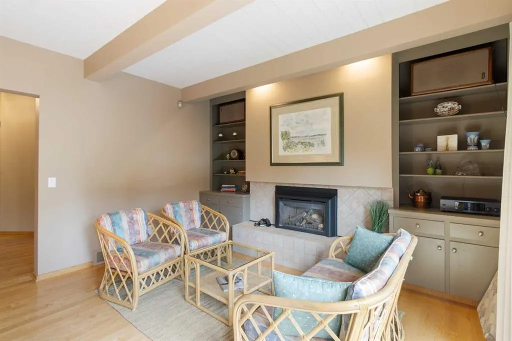 39 Woodgreen Drive SW