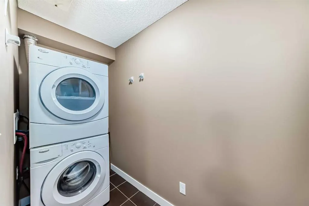 403 Mackenzie Way SW, #4320