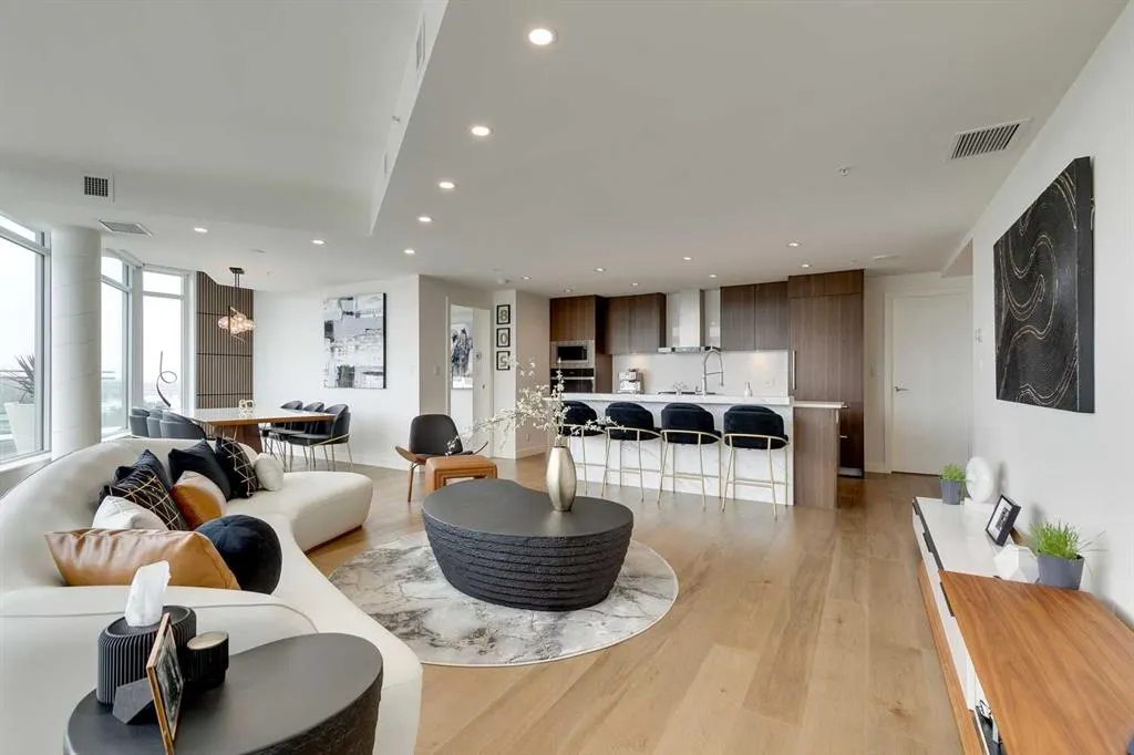 108 2 Street SW, #802