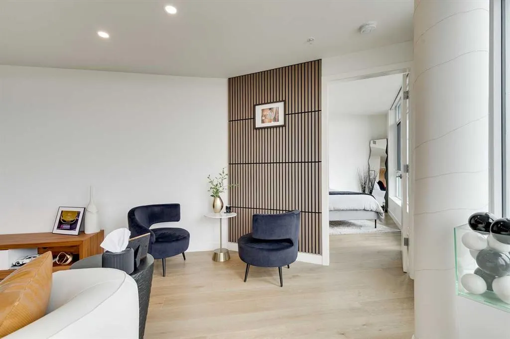 108 2 Street SW, #802