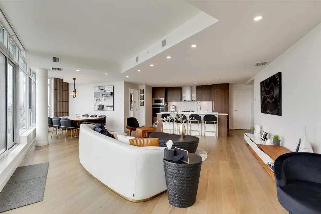 108 2 Street SW, #802