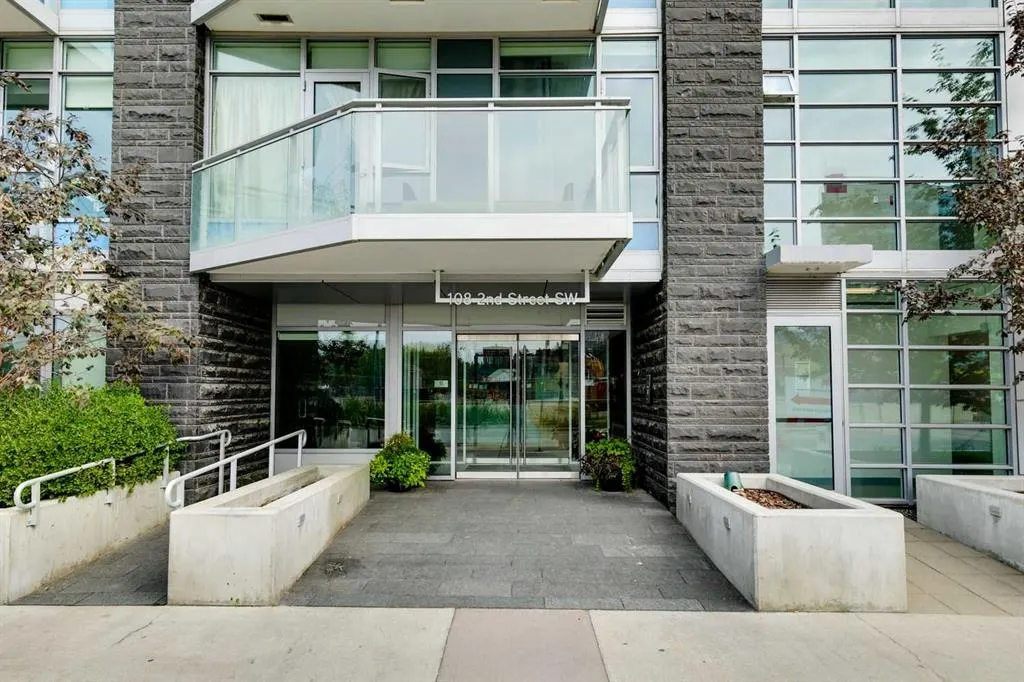108 2 Street SW, #802