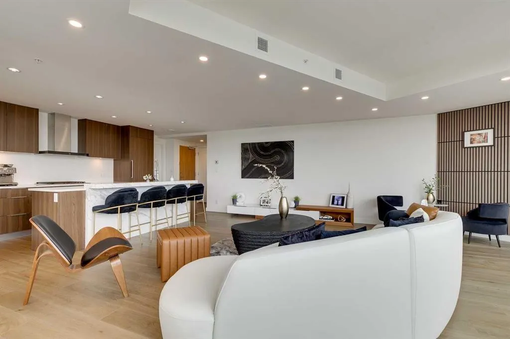 108 2 Street SW, #802
