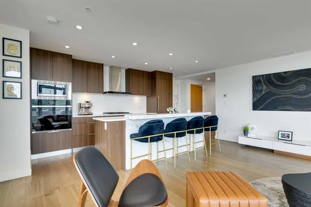 108 2 Street SW, #802