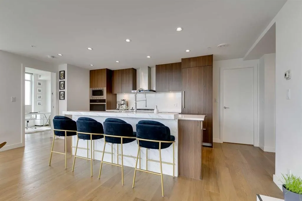 108 2 Street SW, #802