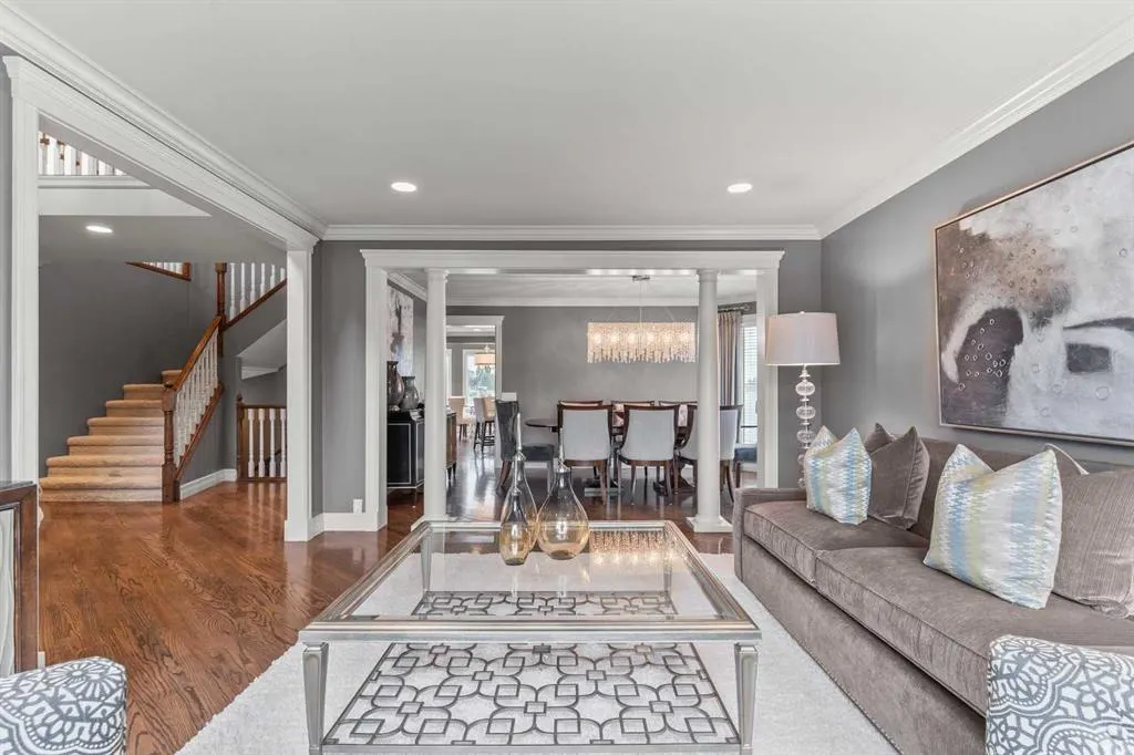230 Mckenzie Lake Bay SE