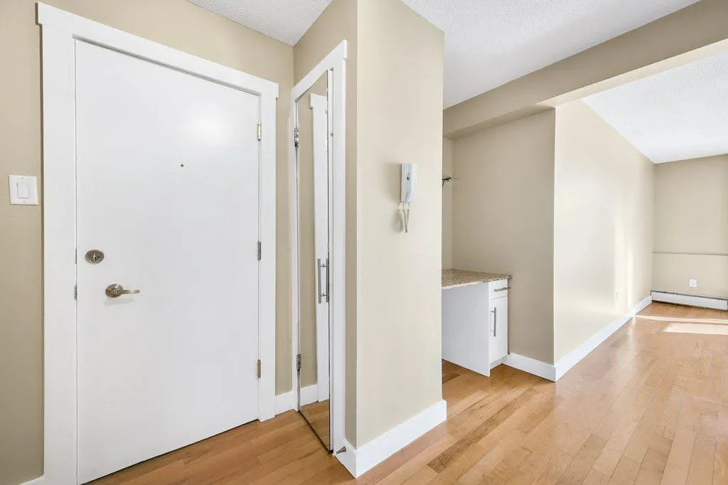 2209 14 Street SW, #102