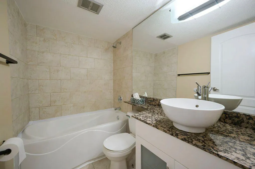 2209 14 Street SW, #102