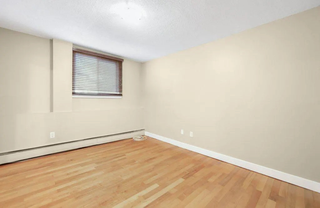 2209 14 Street SW, #102