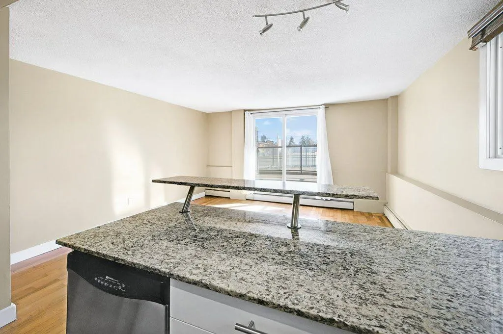 2209 14 Street SW, #102