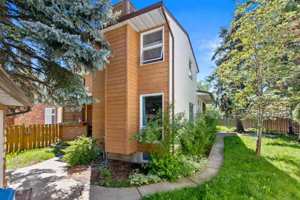 215 Ranchview Court NW