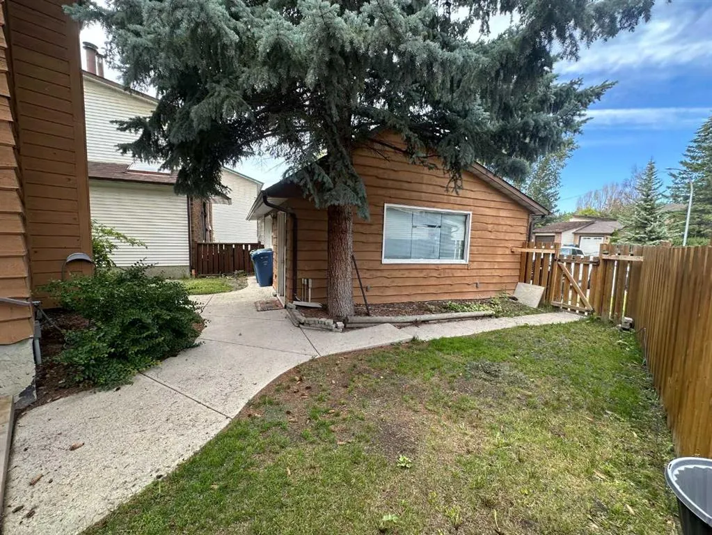 215 Ranchview Court NW
