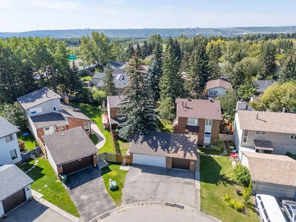 215 Ranchview Court NW