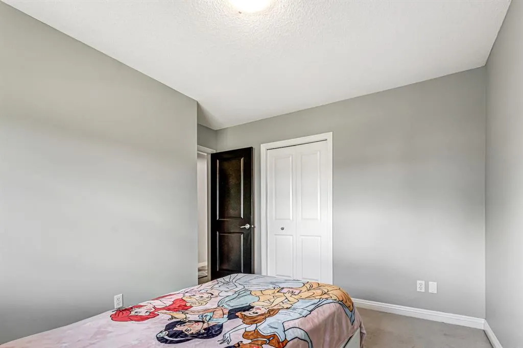 284 Kincora Heights NW