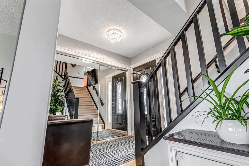 284 Kincora Heights NW