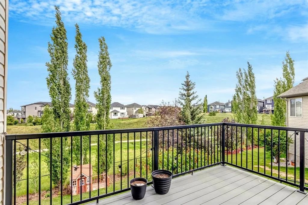 284 Kincora Heights NW