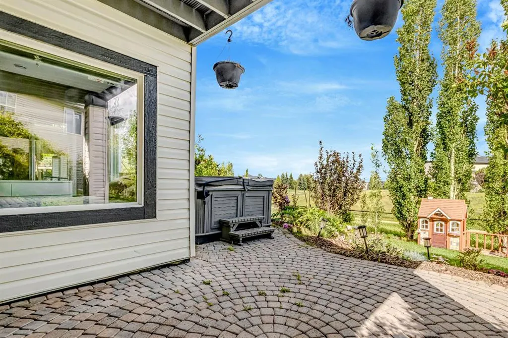 284 Kincora Heights NW