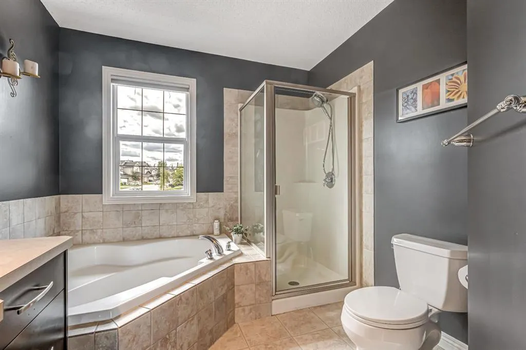 284 Kincora Heights NW
