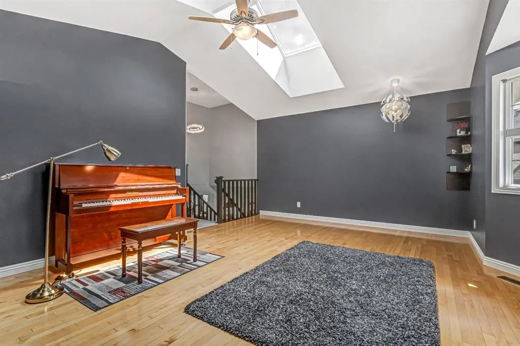 284 Kincora Heights NW