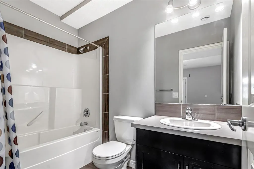 284 Kincora Heights NW