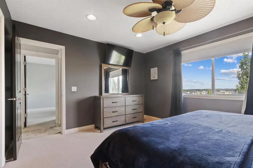 284 Kincora Heights NW