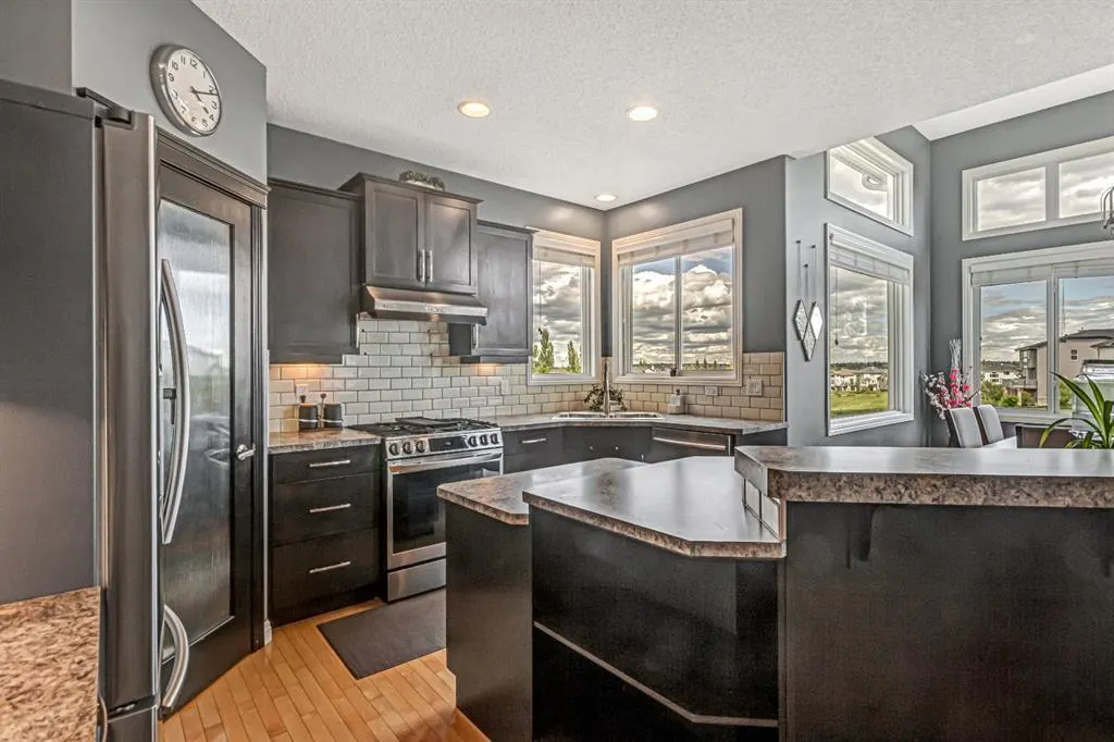 284 Kincora Heights NW