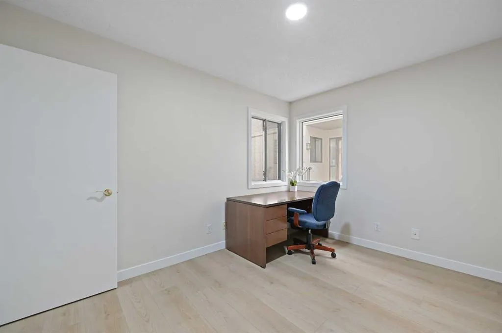 22 Sandarac Circle NW