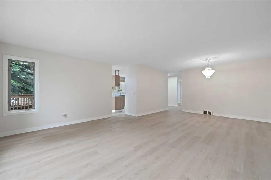 22 Sandarac Circle NW