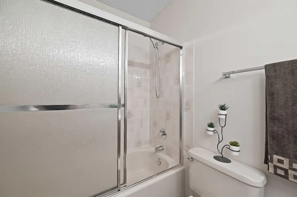 22 Sandarac Circle NW