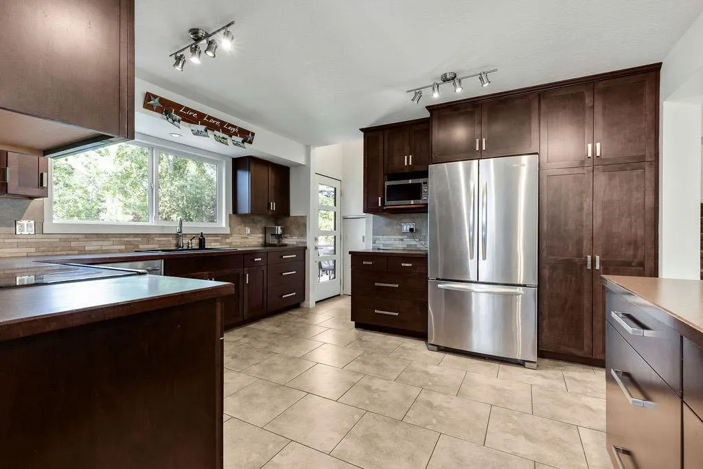 12 Suntree Lane