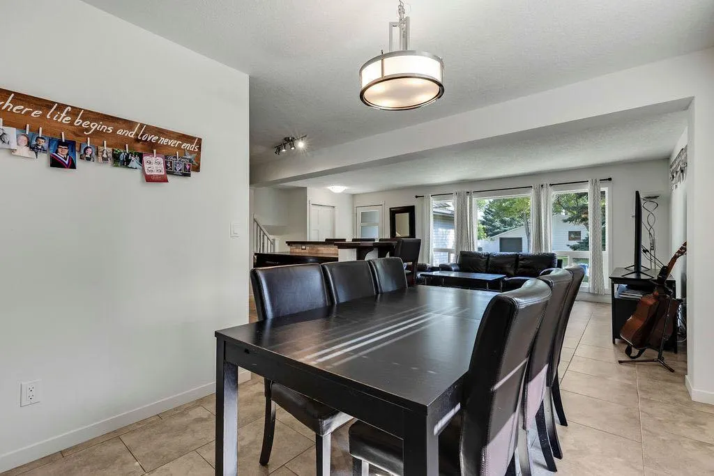 12 Suntree Lane