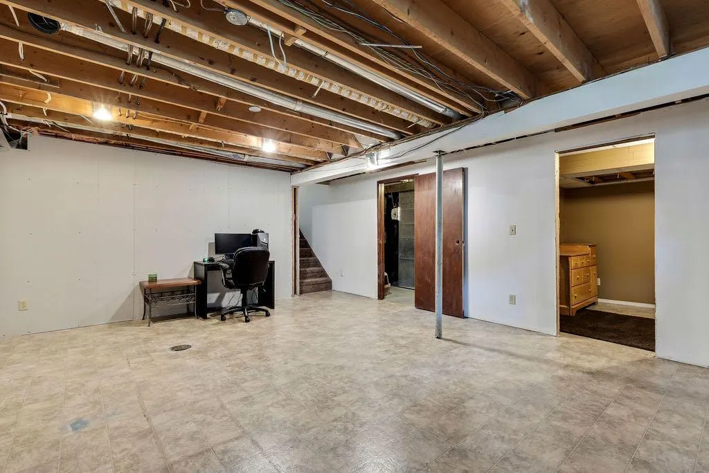 12 Suntree Lane