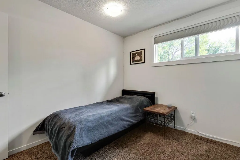 12 Suntree Lane