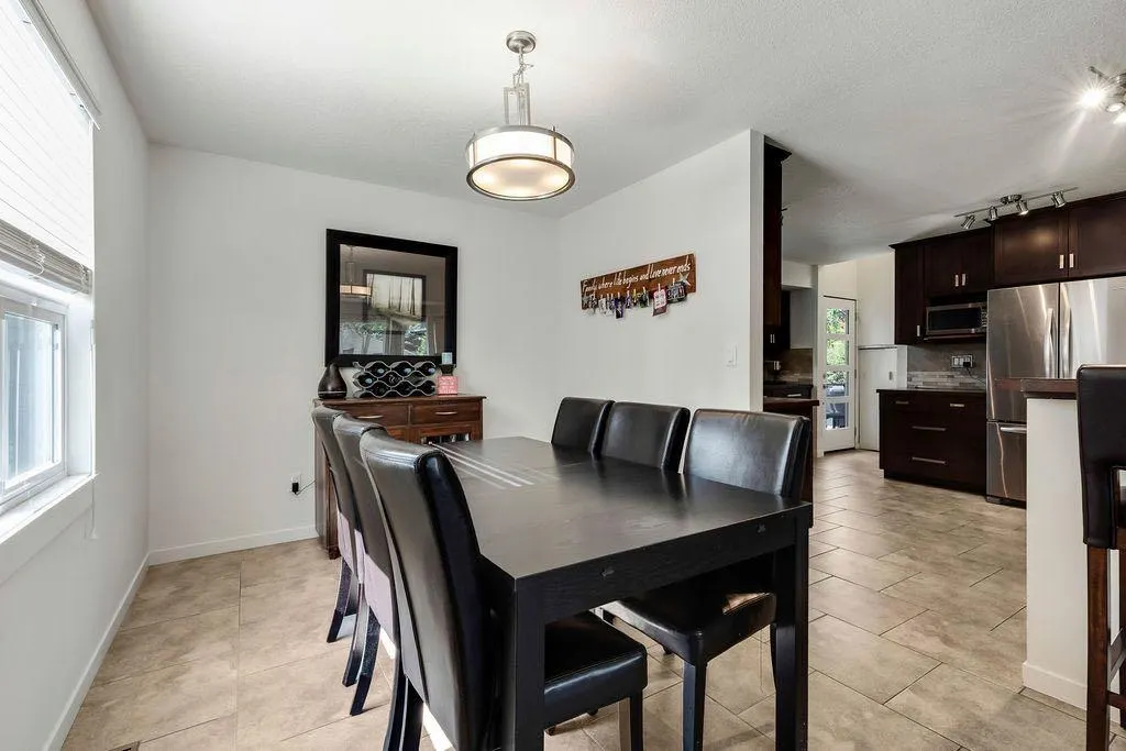 12 Suntree Lane