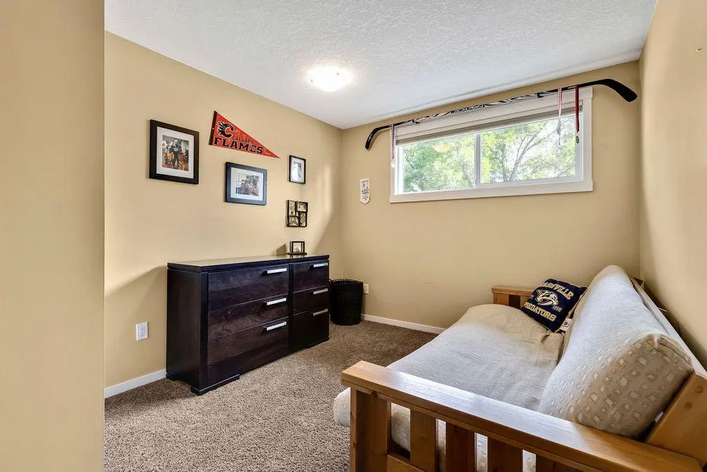 12 Suntree Lane