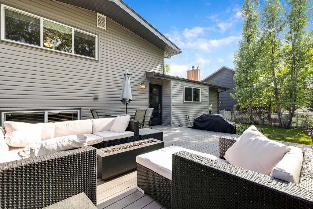 12 Suntree Lane