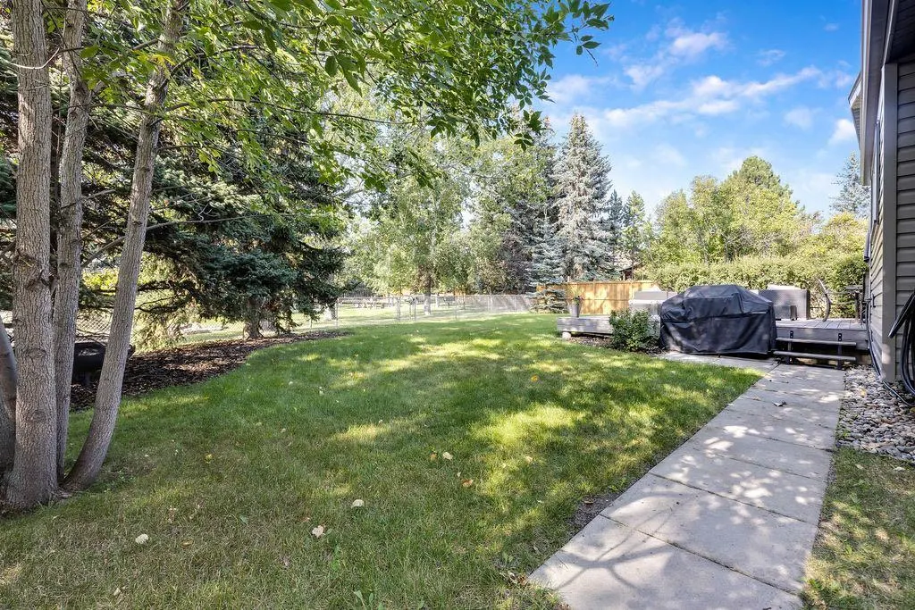 12 Suntree Lane