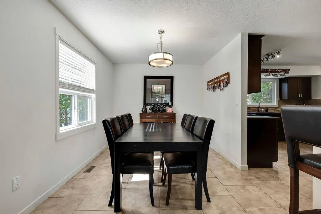 12 Suntree Lane