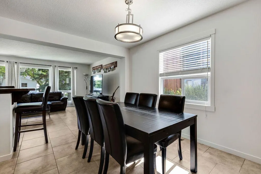 12 Suntree Lane
